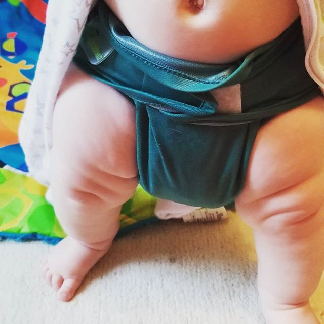 Those thighs!! 😍
Wrap by #littlelamb...